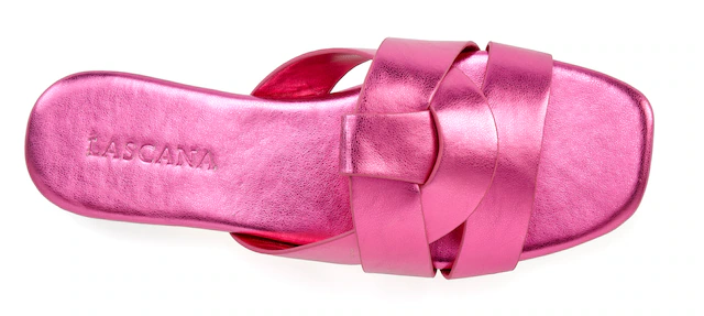 LASCANA Pantolette »Mule, Sommerschuh, offener Schuh, Sandale,« im modischen Metallic Look mit raffinierten Riemchen VEGAN