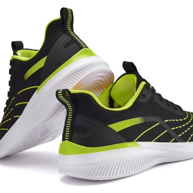 LASCANA Sneaker »Halbschuh, Schnürschuh, Freizeitschuh, Turnschuhe,« aus Textil mit Farbakzenten