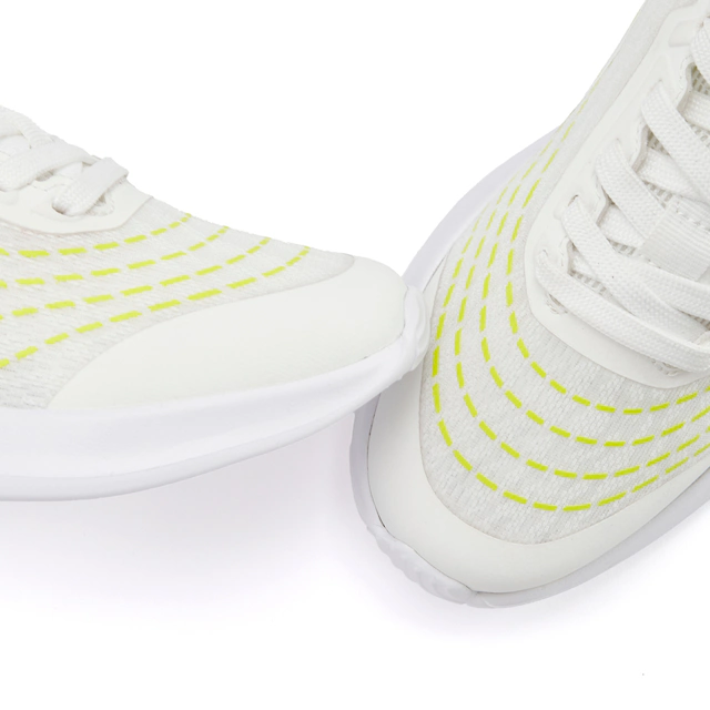 LASCANA Sneaker »Halbschuh, Schnürschuh, Freizeitschuh, Turnschuhe,« aus Textil mit Farbakzenten