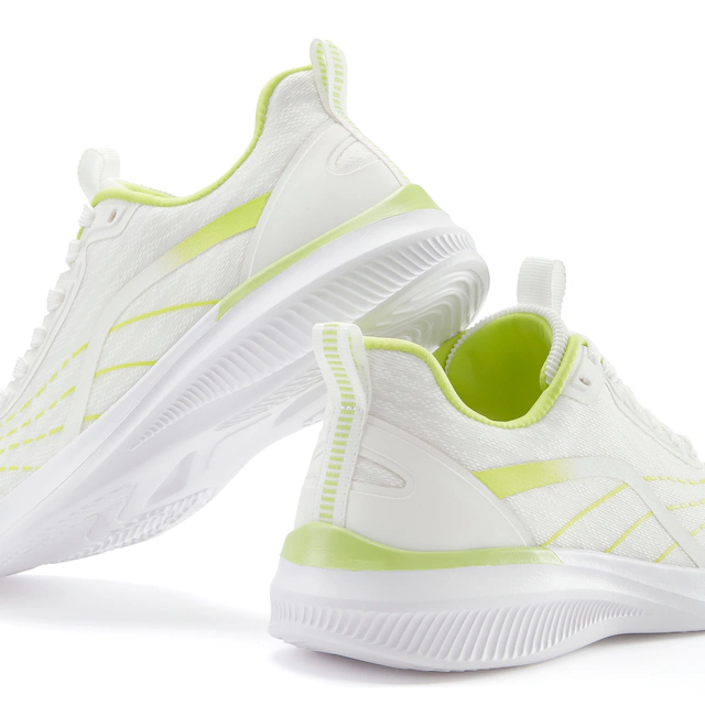 LASCANA Sneaker »Halbschuh, Schnürschuh, Freizeitschuh, Turnschuhe,« aus Textil mit Farbakzenten