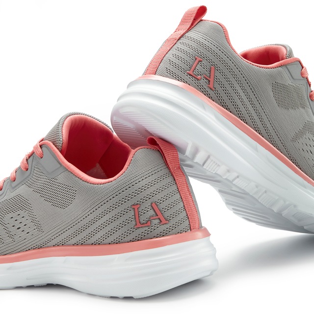 LASCANA Sneaker »Freizeitschuh, Halbschuh, Turnschuhe,« NEU mit farbigen Details im sportiven Look VEGAN