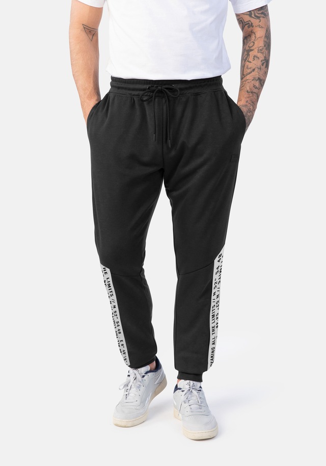 HERO by John Medoox Sporthose »JAMES Jogginghose Sportspant« Sporthose Tapered Fit Sport Funktionsqualität für Herren