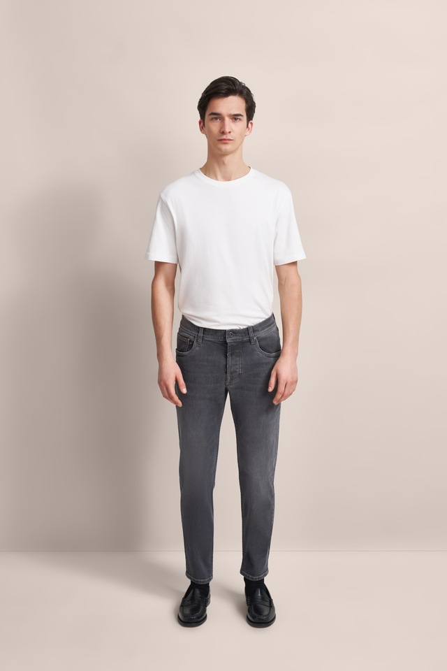 bugatti 5-Pocket-Jeans mit dezenter Waschung