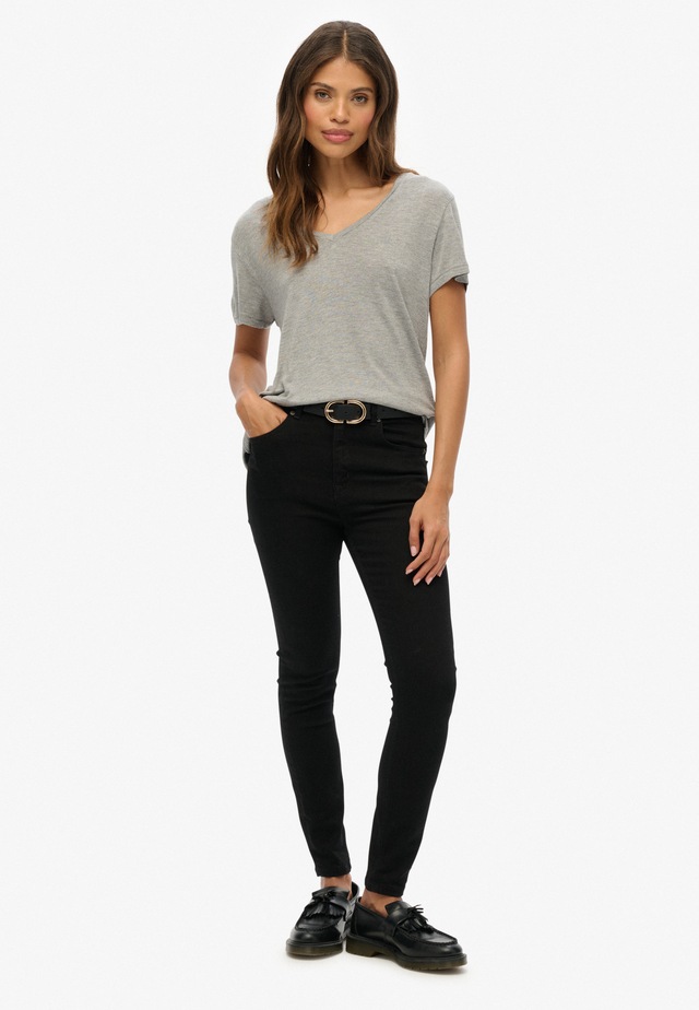 Superdry T-Shirt »STUDIOS SLUB EMB VEE TEE« Baumwollmischung, relaxed fit