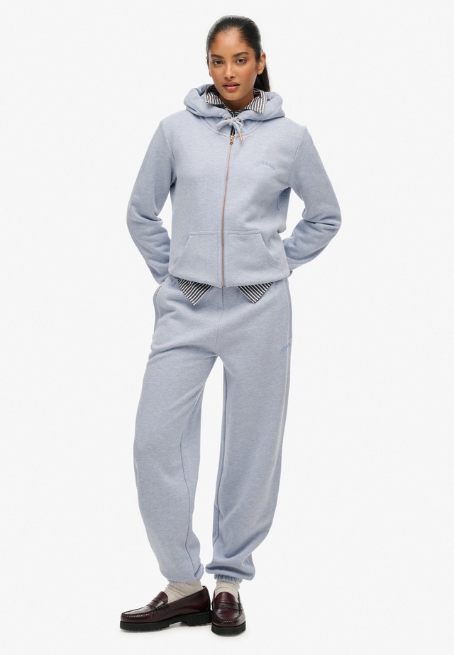 Superdry Sweathose »ESSENTIAL LOGO JOGGER HB« aus Baumwollmischung, lange Passform, mit Kordel und Gummizug