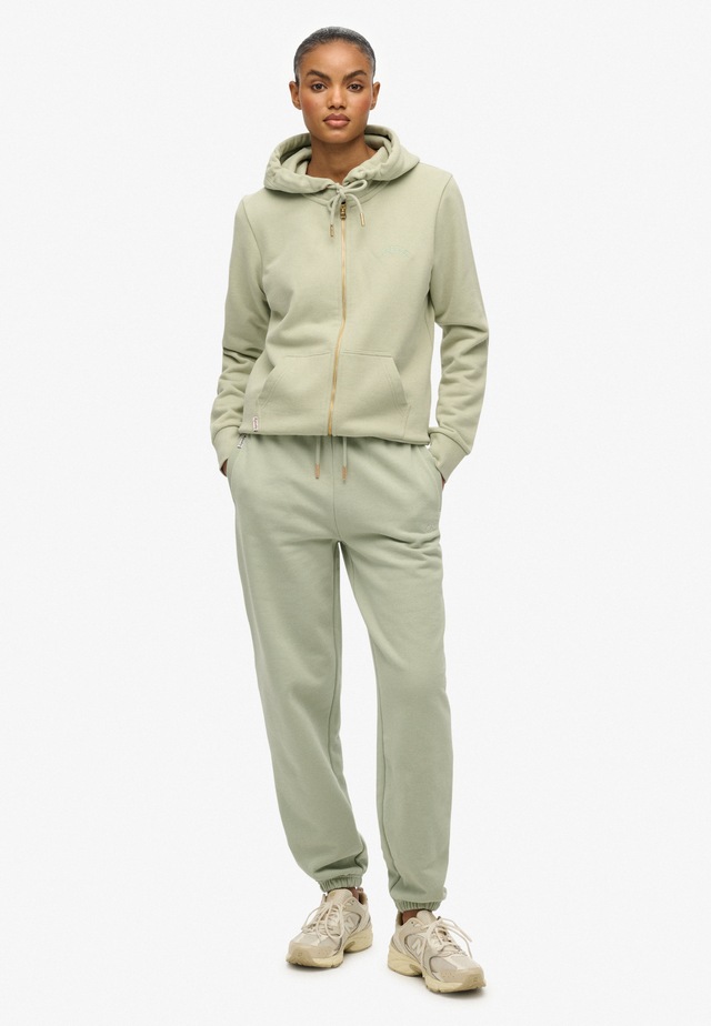 Superdry Sweathose »ESSENTIAL LOGO JOGGER HB« aus Baumwollmischung, lange Passform, mit Kordel und Gummizug
