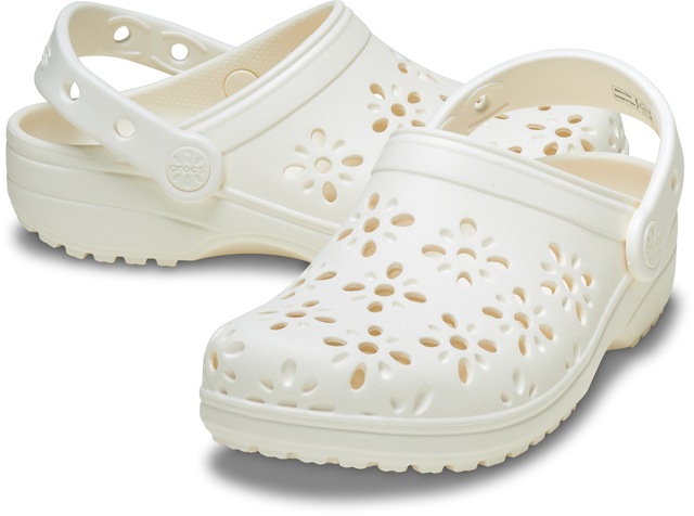 Crocs Clog »Classic Floral Cut Out Clog« Sommerschuh, Sandale, Strandschuh mit schwenkbarem Fersenriemen