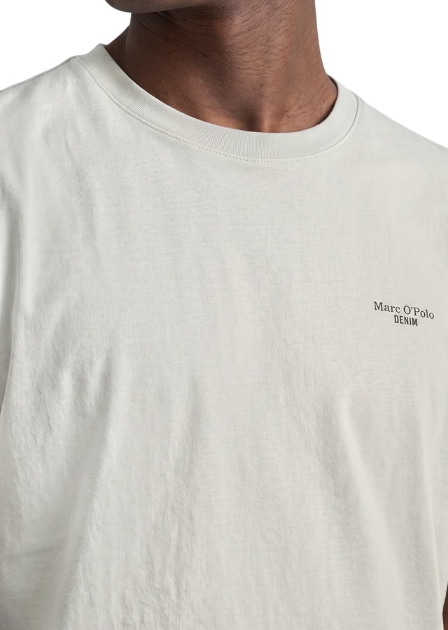 Marc O'Polo DENIM T-Shirt Ein dezenter Logo-Print auf der Brust