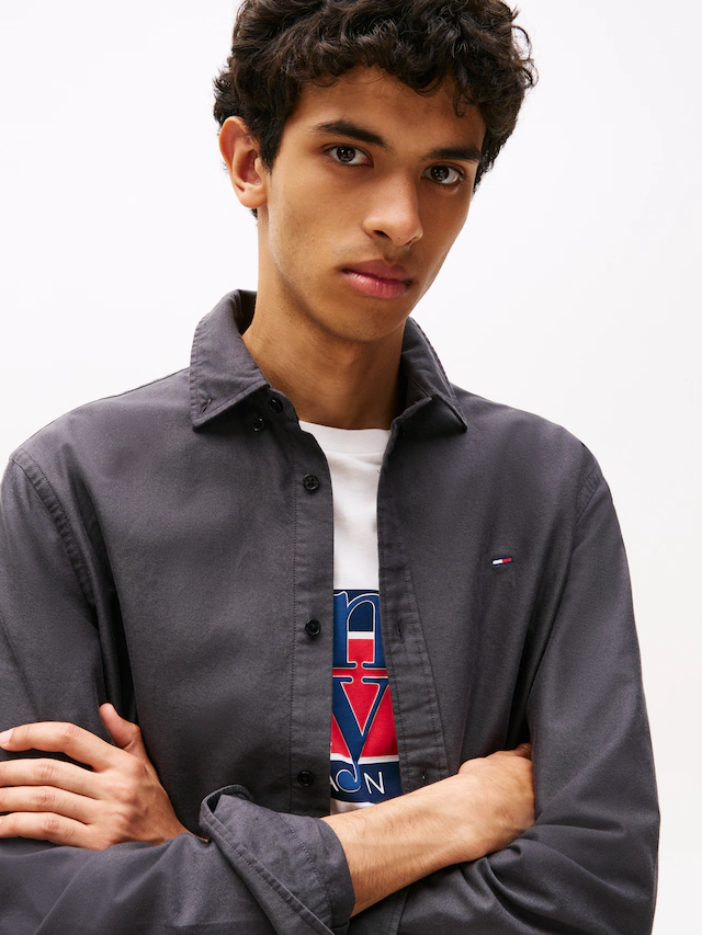 Tommy Jeans Langarmhemd »TJM REGULAR OXFORD« mit Rundhalsausschnitt, Button-down-Kragen
