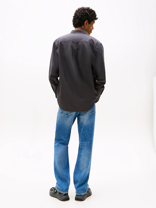 Tommy Jeans Langarmhemd »TJM REGULAR OXFORD« mit Rundhalsausschnitt, Button-down-Kragen