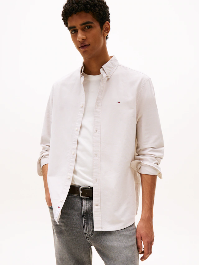 Tommy Jeans Langarmhemd »TJM REGULAR OXFORD« mit Rundhalsausschnitt, Button-down-Kragen
