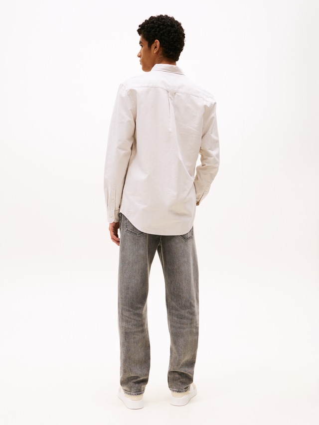 Tommy Jeans Langarmhemd »TJM REGULAR OXFORD« mit Rundhalsausschnitt, Button-down-Kragen