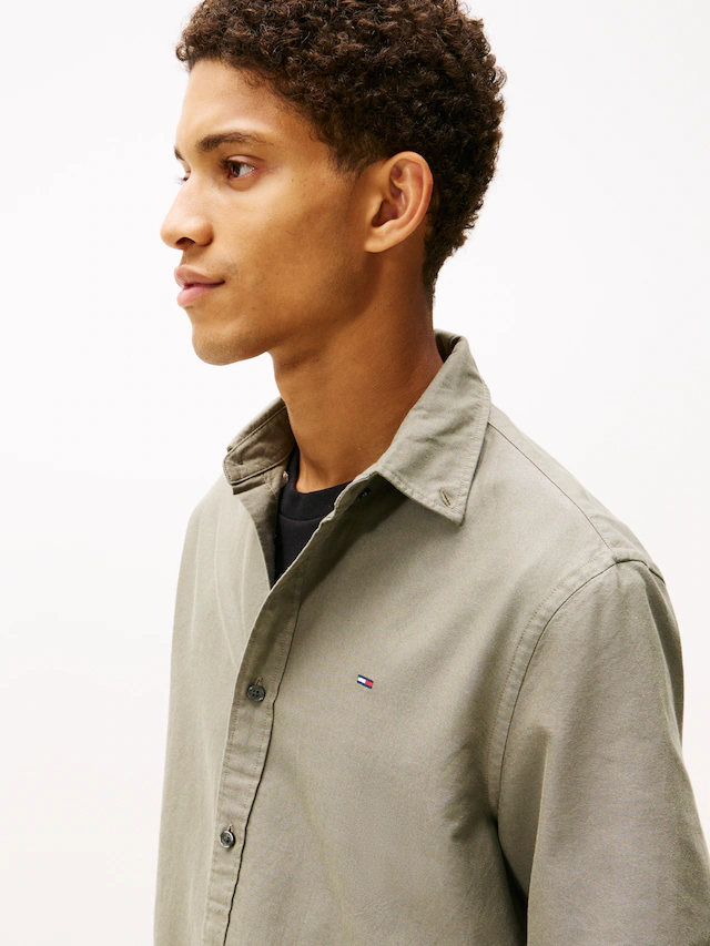 Tommy Jeans Langarmhemd »TJM REGULAR OXFORD« mit Rundhalsausschnitt, Button-down-Kragen