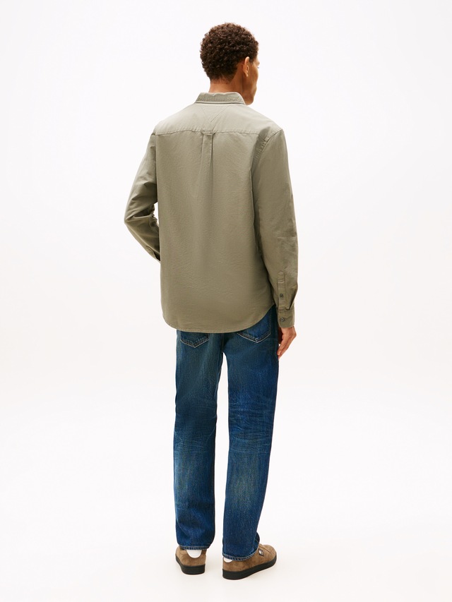 Tommy Jeans Langarmhemd »TJM REGULAR OXFORD« mit Rundhalsausschnitt, Button-down-Kragen