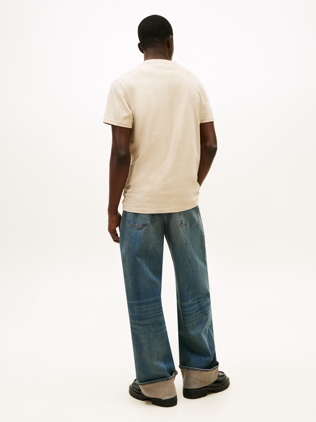 Tommy Jeans T-Shirt »TJM SLIM LINEAR CHEST TEE EXT« Mit Rundhalsausschnitt