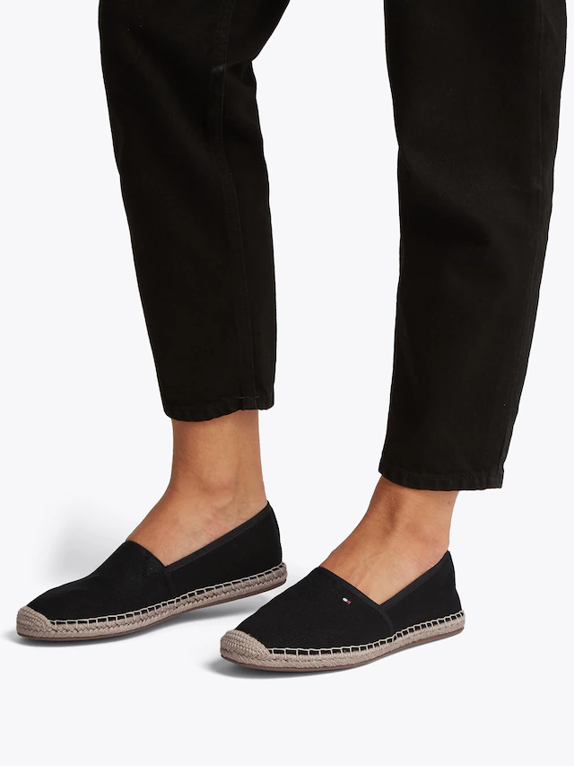 Tommy Hilfiger Espadrille »FLAG CANVAS ESPADRILLE« ,Slipper, Flats, Bequemschuh, Jutebezug und Ziernähten, schmale Form