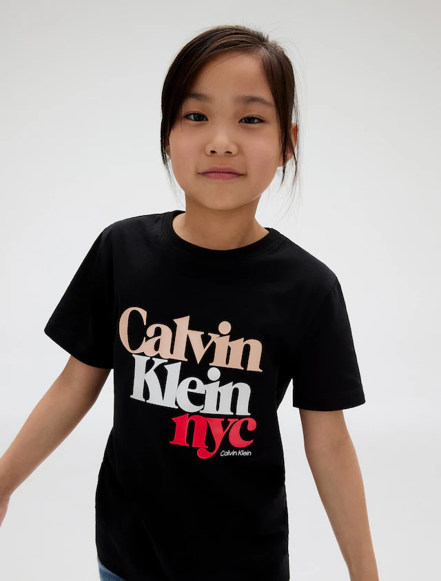 Calvin Klein Jeans T-Shirt »PEARL SIGNATURE NYC REGULAR TEE« für Kinder bis 16 Jahre, mit großem Druck
