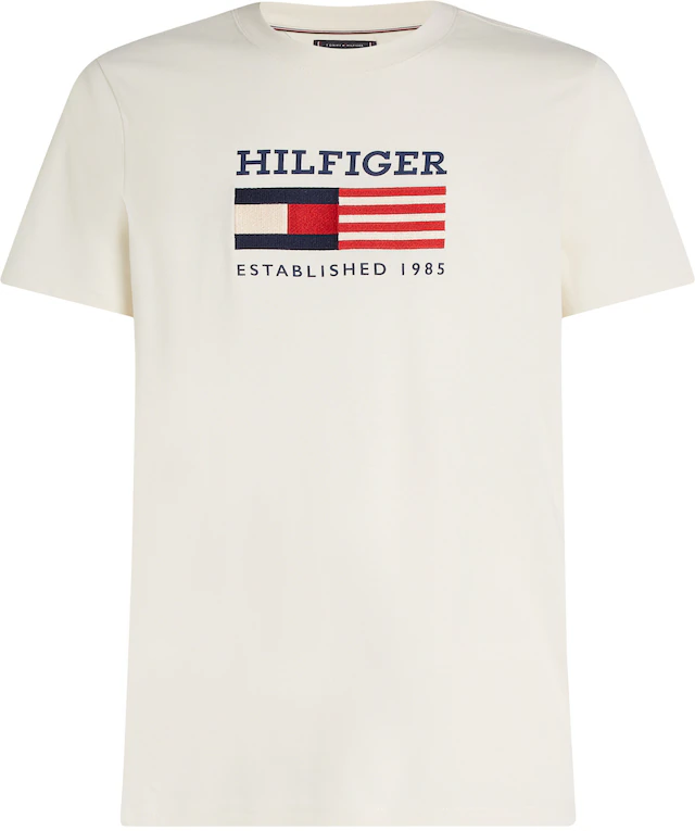 Tommy Hilfiger T-Shirt »AMERICANA MONOTYPE FLAG BOX TEE« Mit markanter Stickerei