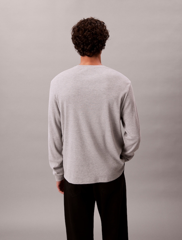 Calvin Klein Jeans Langarmshirt »LS WAFFLE BADGE CREWNK TEE« Mit Rundhalsausschnitt