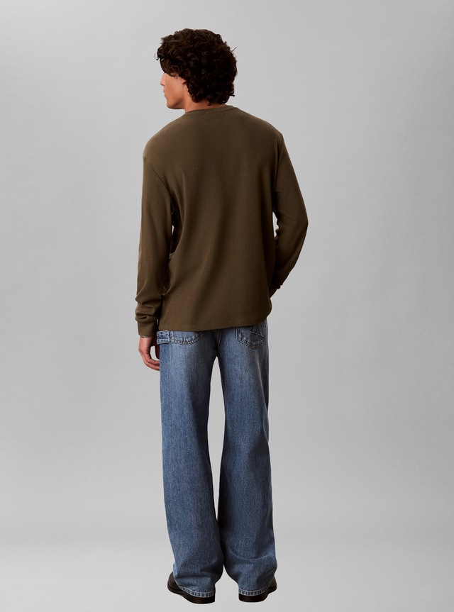 Calvin Klein Jeans Langarmshirt »LS WAFFLE BADGE CREWNK TEE« Mit Rundhalsausschnitt
