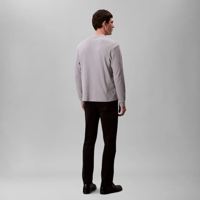 Calvin Klein Jeans Langarmshirt »LS WAFFLE BADGE CREWNK TEE« Mit Rundhalsausschnitt