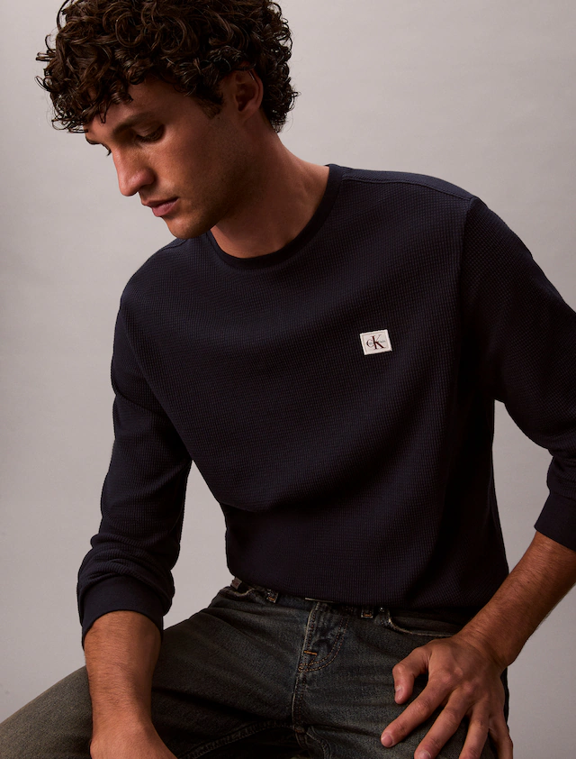 Calvin Klein Jeans Langarmshirt »LS WAFFLE BADGE CREWNK TEE« Mit Rundhalsausschnitt