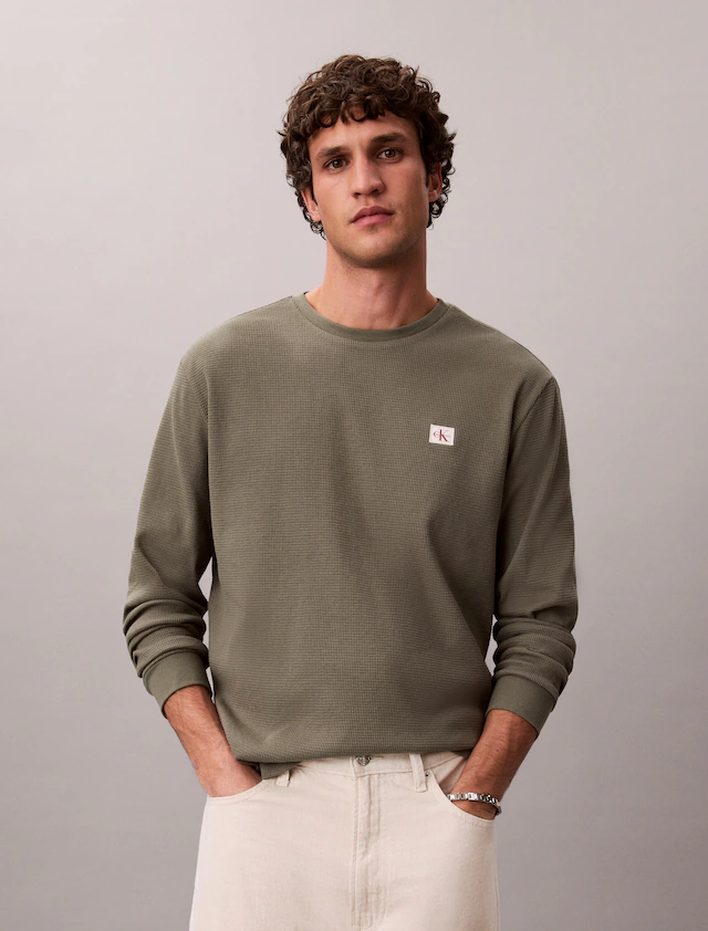 Calvin Klein Jeans Langarmshirt »LS WAFFLE BADGE CREWNK TEE« Mit Rundhalsausschnitt