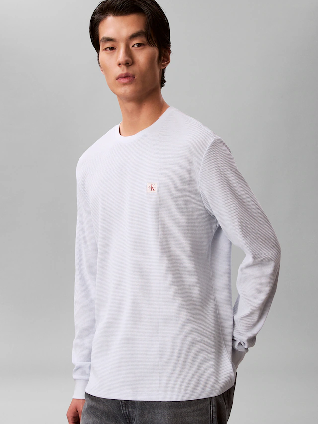 Calvin Klein Jeans Langarmshirt »LS WAFFLE BADGE CREWNK TEE« Mit Rundhalsausschnitt