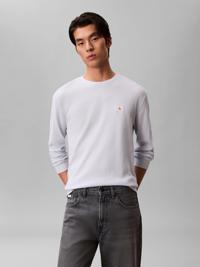 Calvin Klein Jeans Langarmshirt »LS WAFFLE BADGE CREWNK TEE« Mit Rundhalsausschnitt