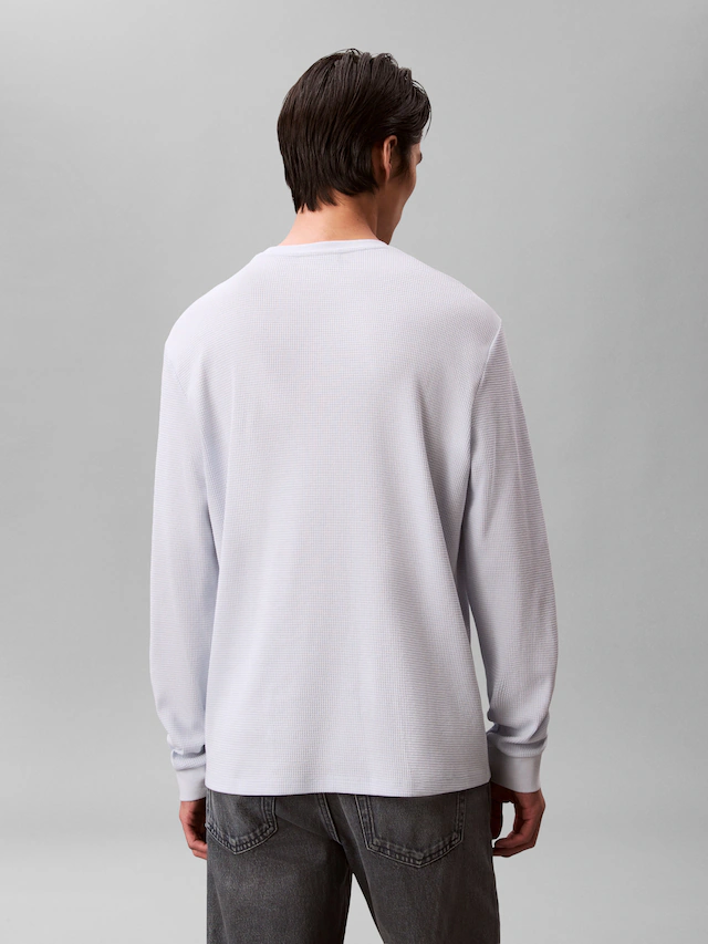 Calvin Klein Jeans Langarmshirt »LS WAFFLE BADGE CREWNK TEE« Mit Rundhalsausschnitt