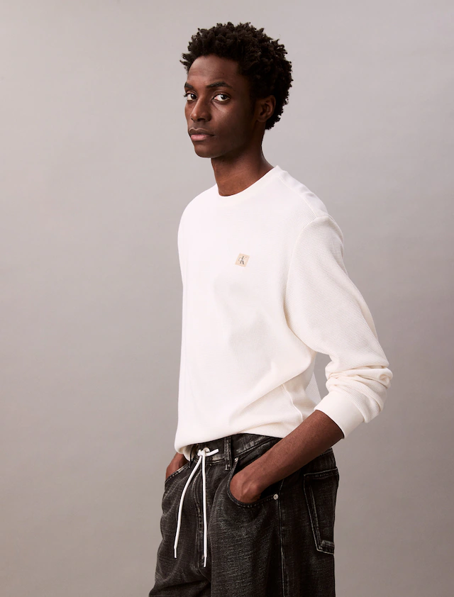 Calvin Klein Jeans Langarmshirt »LS WAFFLE BADGE CREWNK TEE« Mit Rundhalsausschnitt
