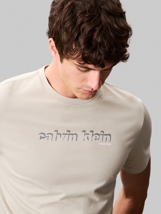 Calvin Klein Jeans T-Shirt »SS 30s E CLVN LN 3D« Mit Rundhalsausschnitt