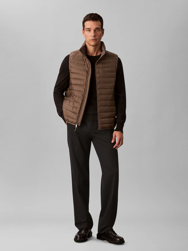Calvin Klein Steppweste »SLVLSS LT WT NYLON PUFFER VEST« Mit Rundhalsausschnitt