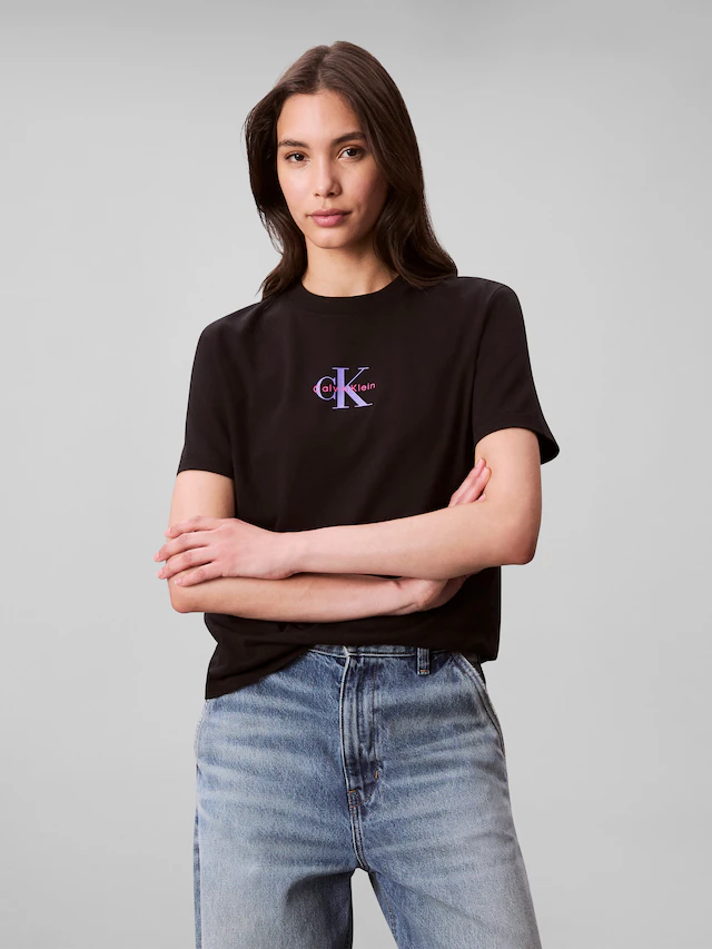 Calvin Klein Jeans Kurzarmshirt »SS 20s CLASSIC LOGO TEE« Mit Glitzer-Logo