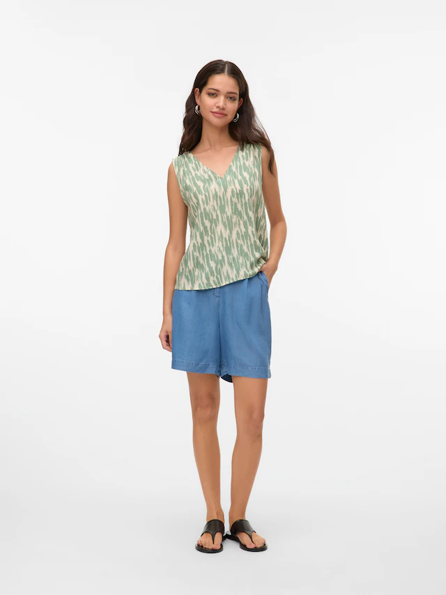 Vero Moda Shorts »VMFLEUR HW BERMUDA TENCEL SHORTS GA« Viskose, loose fit