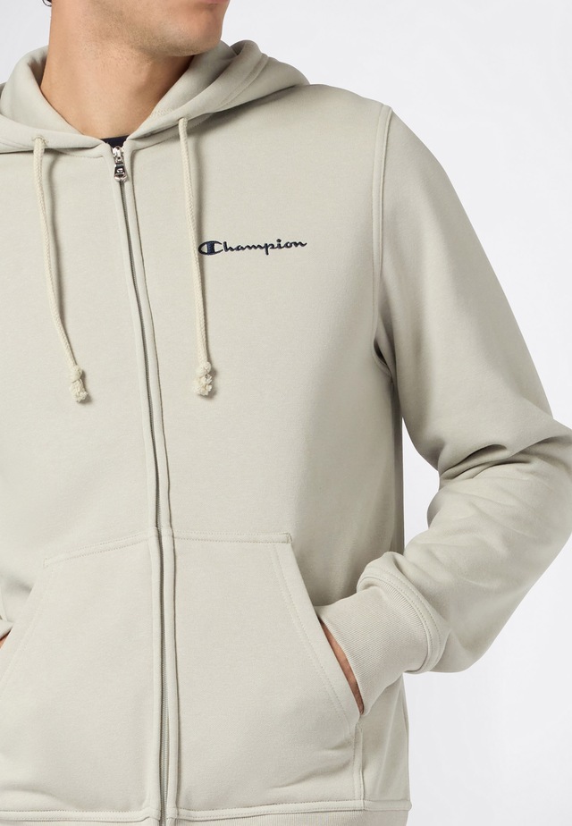 Champion Kapuzensweatjacke aus Baumwolle und Polyester, erhältlich in den Größen S bis XXL