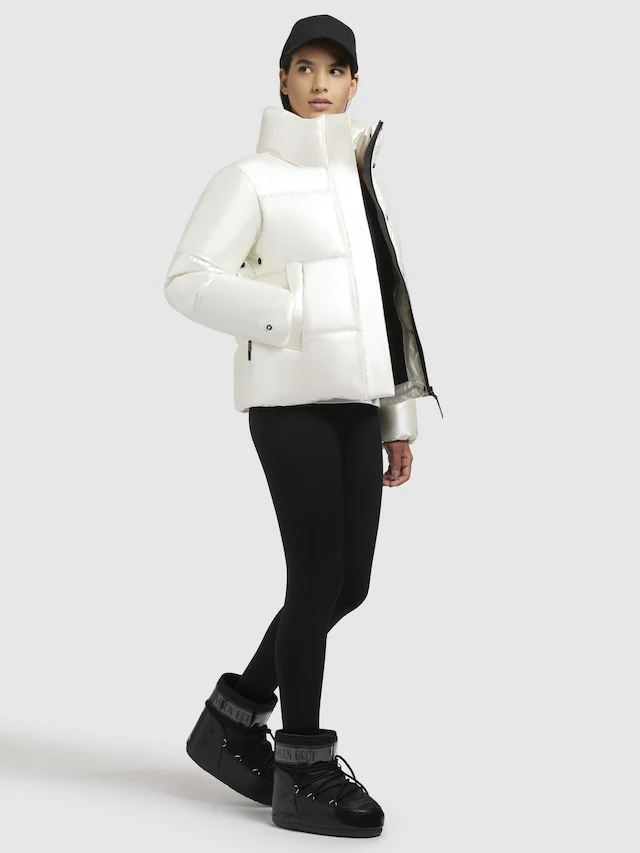 khujo Steppjacke »Rinja Shiny-YM« ohne Kapuze Glänzende kurze Winterjacke für Damen