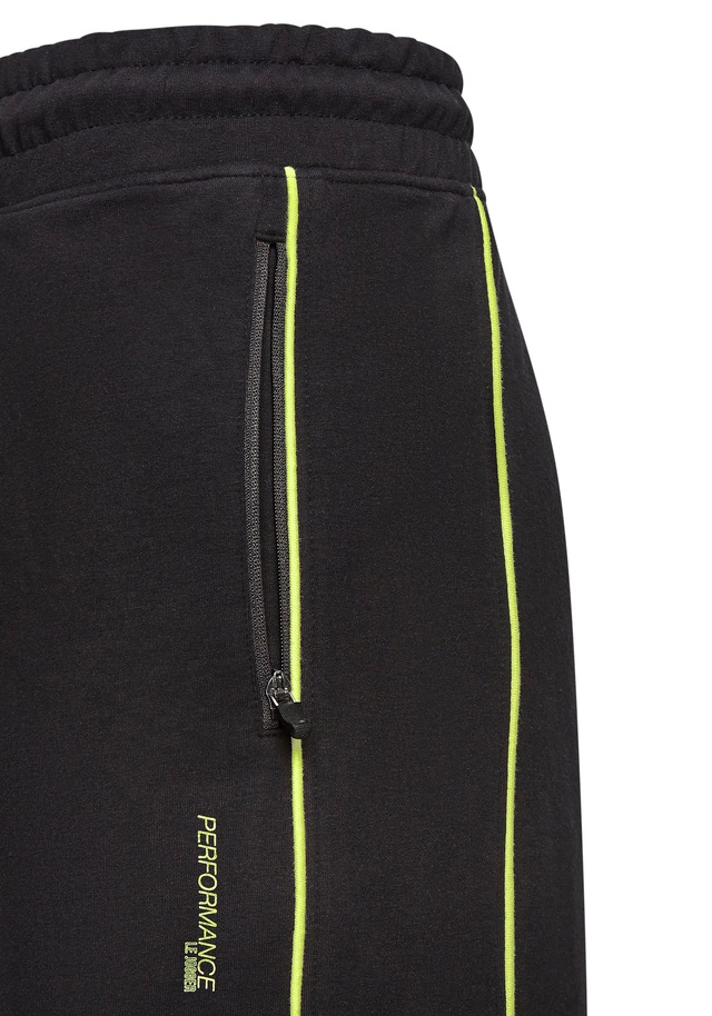 Le Jogger Performance Sporthose mit praktischen Reißverschlusstaschen und Kontrastdetails