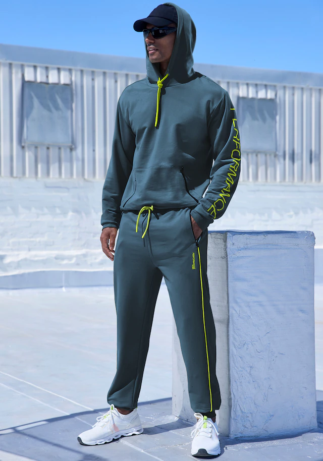 Le Jogger Performance Sporthose mit praktischen Reißverschlusstaschen und Kontrastdetails