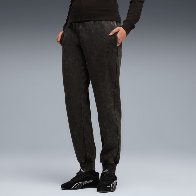 PUMA Trainingshose »ESS ELEVATED COMFORT WASH SWEATPANTS FL CL« für Alltag und Sport, sportlicher Stil, mit Print-Applikationen