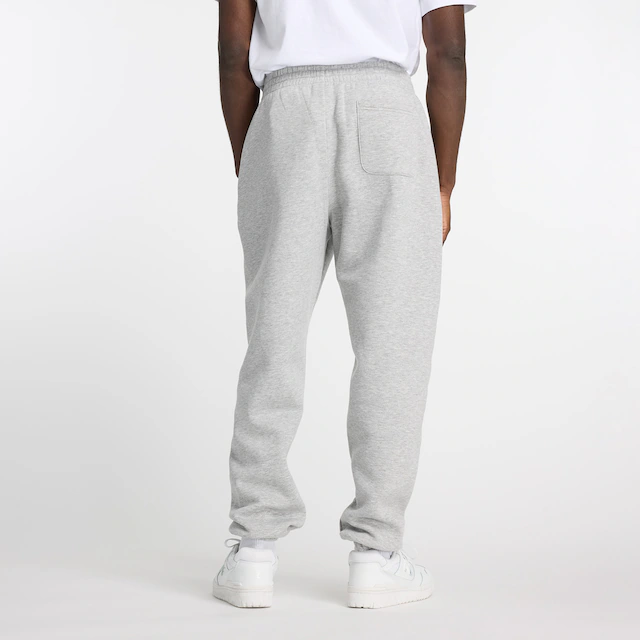 New Balance Jogginghose »SPORT ESSENTIALS FLEECE JOGGER« mit Eingrifftaschen, aus Fleece, lockere Passform
