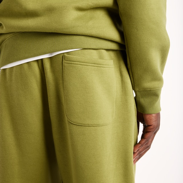 New Balance Jogginghose »SPORT ESSENTIALS FLEECE JOGGER« mit Eingrifftaschen, aus Fleece, lockere Passform