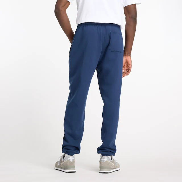 New Balance Jogginghose »SPORT ESSENTIALS FLEECE JOGGER« mit Eingrifftaschen, aus Fleece, lockere Passform
