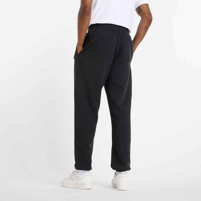 New Balance Jogginghose »SPORT ESSENTIALS FLEECE JOGGER« mit Eingrifftaschen, aus Fleece, lockere Passform