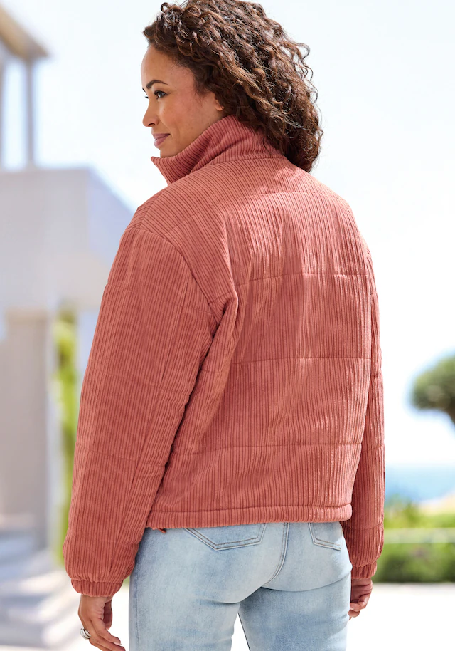 Buffalo Cordjacke »mit Reißverschluss und Eingrifftaschen« Leicht wattierte Übergangsjacke aus weichem Cordstoff, Frühlingsjacke