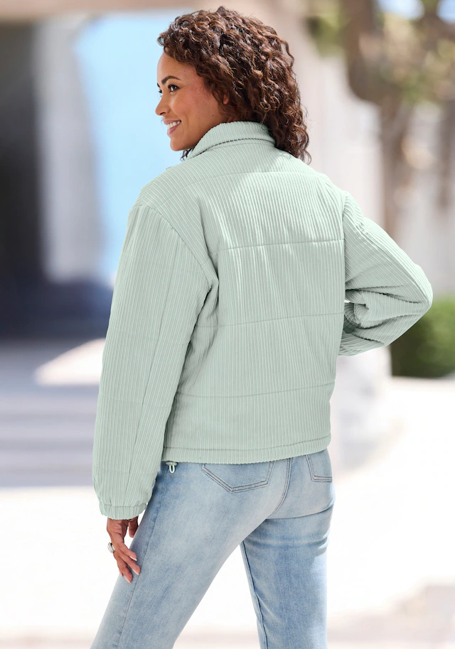 Buffalo Cordjacke »mit Reißverschluss und Eingrifftaschen« Leicht wattierte Übergangsjacke aus weichem Cordstoff, Frühlingsjacke