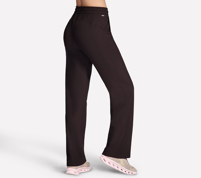 Skechers Funktionshose »GO LUXE RIB PANT« mit Taschen vorne, sportlicher Stil, aus weichem GO LUXE™ Material