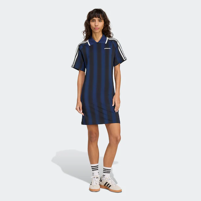 adidas Originals Shirtkleid »INSPIRED GRAPHIC« sportlicher Look, vom Fußball inspirierter Allover-Print