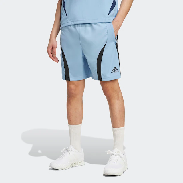 adidas Originals Shorts »TEAMGEIST ADICOLOR« aus weichem Doppelstrick, Obermaterial aus Polyester
