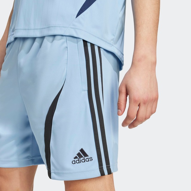 adidas Originals Shorts »TEAMGEIST ADICOLOR« aus weichem Doppelstrick, Obermaterial aus Polyester